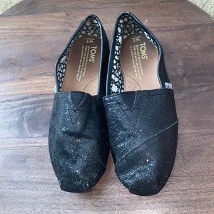 Sparkly black toms